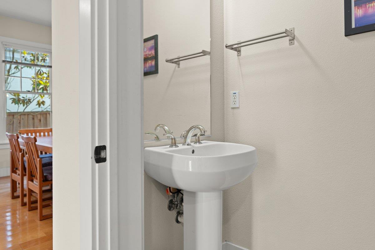 Detail Gallery Image 10 of 17 For 119 Tosca Ter, Santa Cruz,  CA 95060 - 3 Beds | 2/1 Baths
