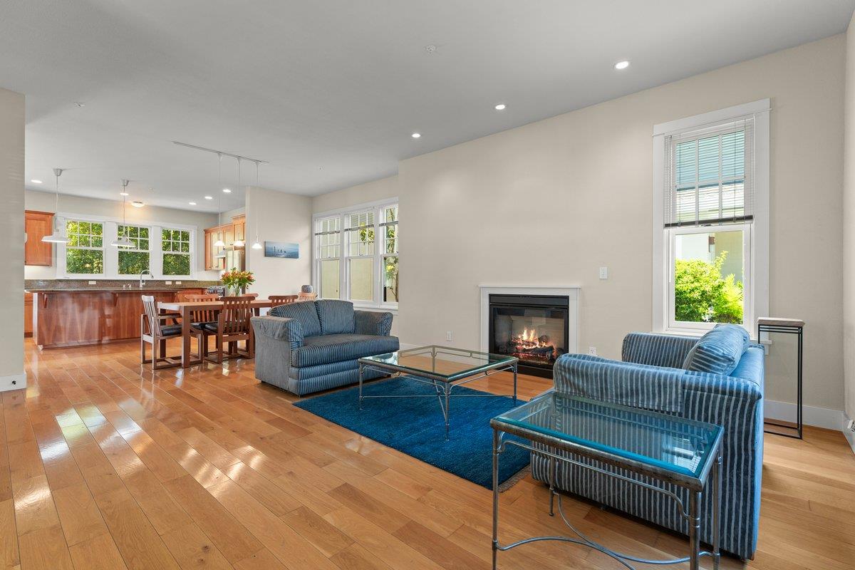 Detail Gallery Image 2 of 17 For 119 Tosca Ter, Santa Cruz,  CA 95060 - 3 Beds | 2/1 Baths