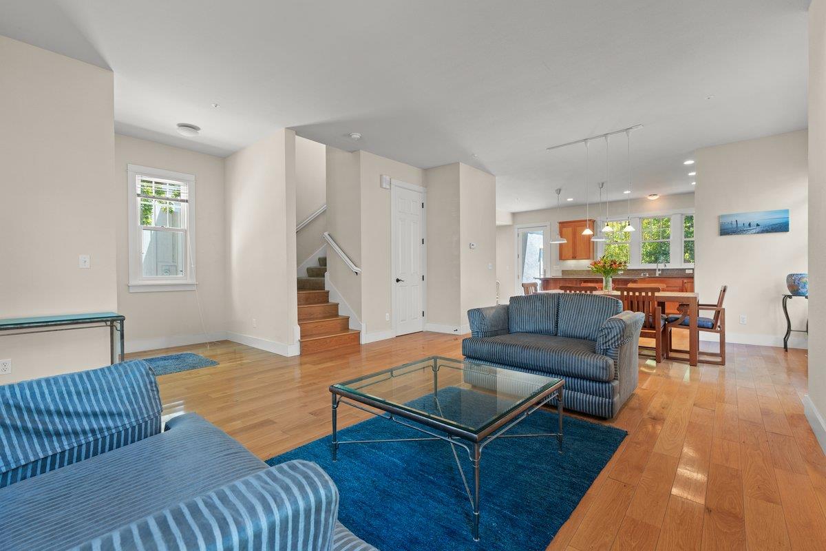Detail Gallery Image 3 of 17 For 119 Tosca Ter, Santa Cruz,  CA 95060 - 3 Beds | 2/1 Baths