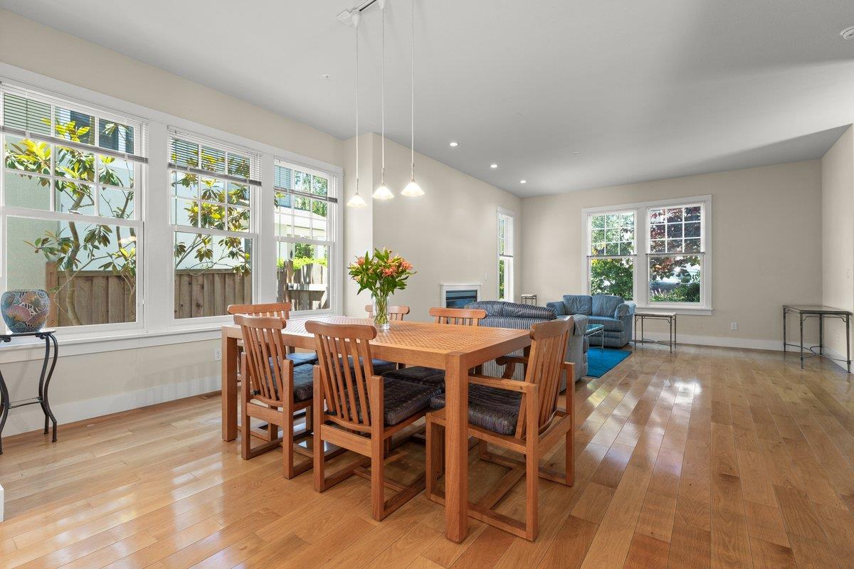Detail Gallery Image 4 of 17 For 119 Tosca Ter, Santa Cruz,  CA 95060 - 3 Beds | 2/1 Baths