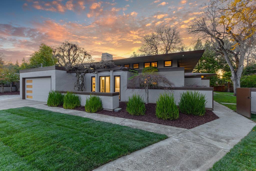 Detail Gallery Image 2 of 82 For 1621 El Sereno Ct, Los Altos,  CA 94024 - 3 Beds | 2/1 Baths
