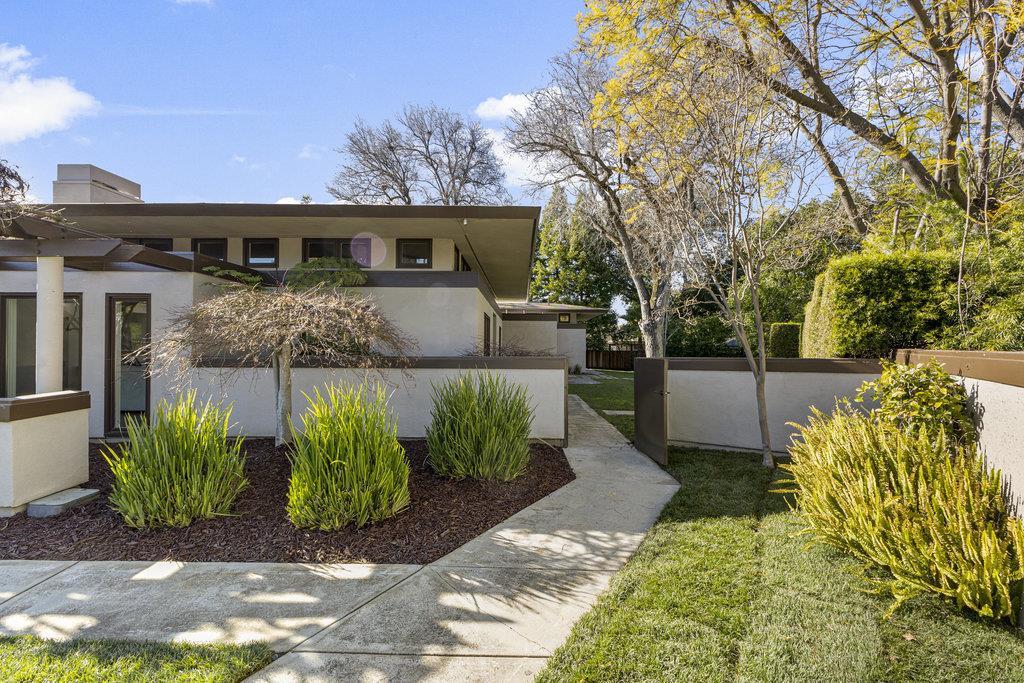 Detail Gallery Image 3 of 82 For 1621 El Sereno Ct, Los Altos,  CA 94024 - 3 Beds | 2/1 Baths