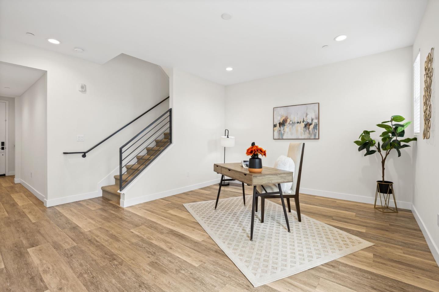 Detail Gallery Image 2 of 26 For 1307 Pullman Way, Oakland,  CA 94607 - 3 Beds | 2/1 Baths