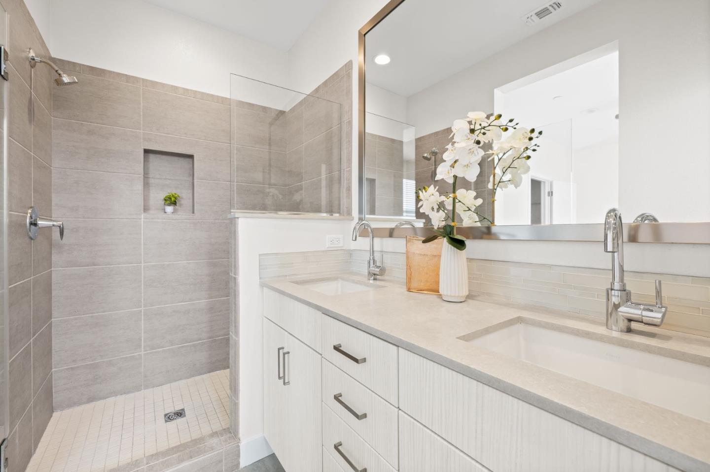 Detail Gallery Image 21 of 26 For 1307 Pullman Way, Oakland,  CA 94607 - 3 Beds | 2/1 Baths