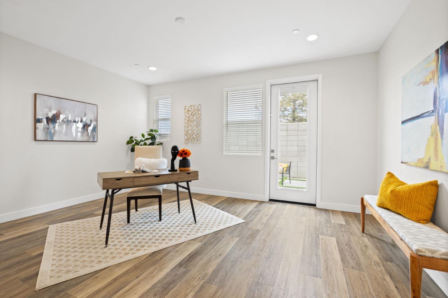 Detail Gallery Image 3 of 26 For 1307 Pullman Way, Oakland,  CA 94607 - 3 Beds | 2/1 Baths