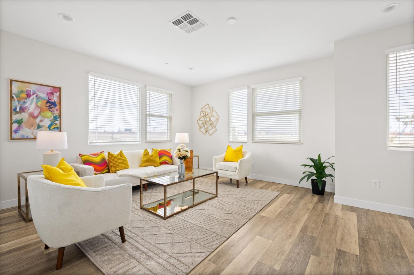 Detail Gallery Image 8 of 26 For 1307 Pullman Way, Oakland,  CA 94607 - 3 Beds | 2/1 Baths