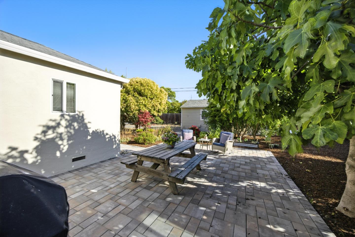 Detail Gallery Image 14 of 22 For 1097 10th Ave, Redwood City,  CA 94063 - 3 Beds | 1 Baths