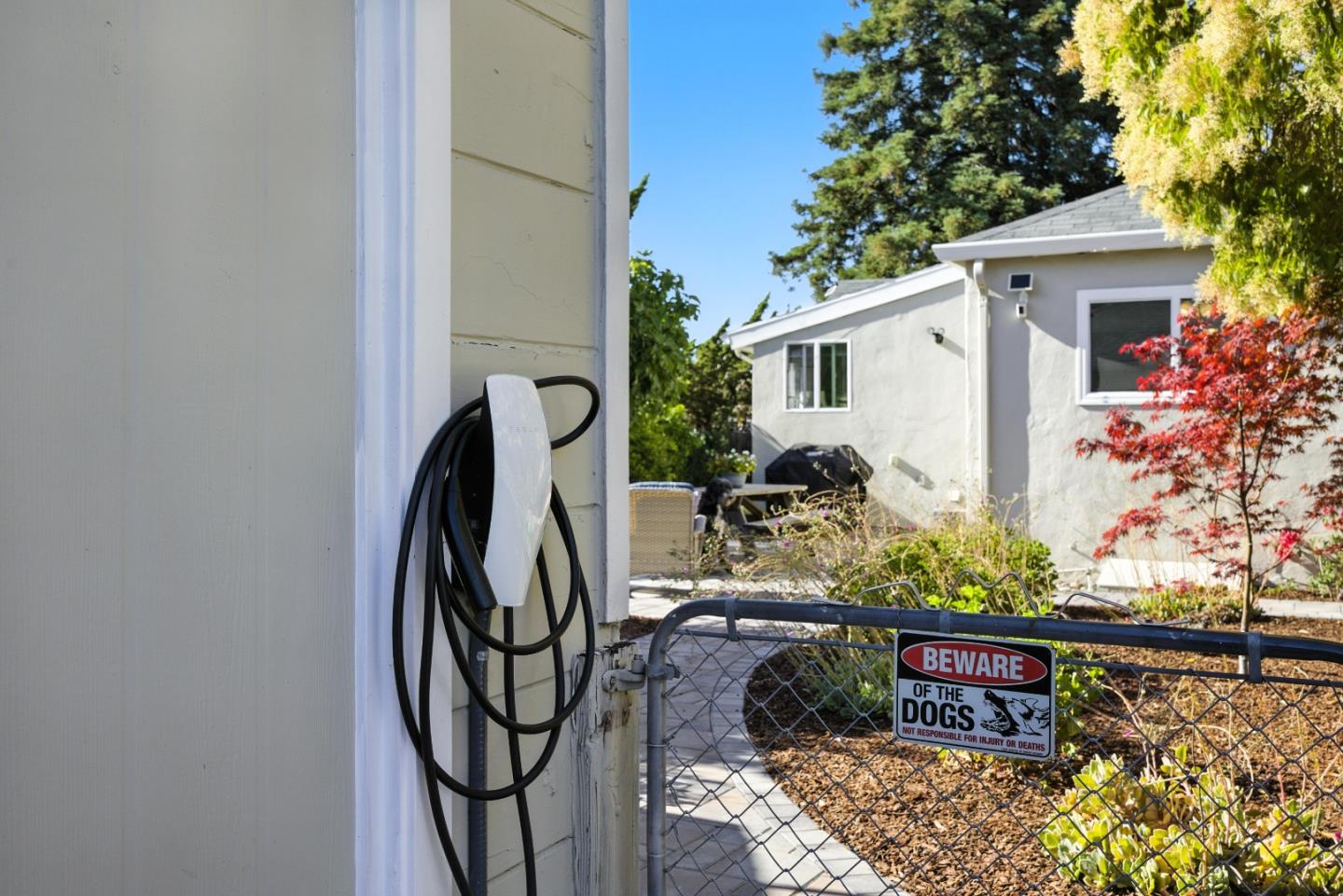 Detail Gallery Image 15 of 22 For 1097 10th Ave, Redwood City,  CA 94063 - 3 Beds | 1 Baths