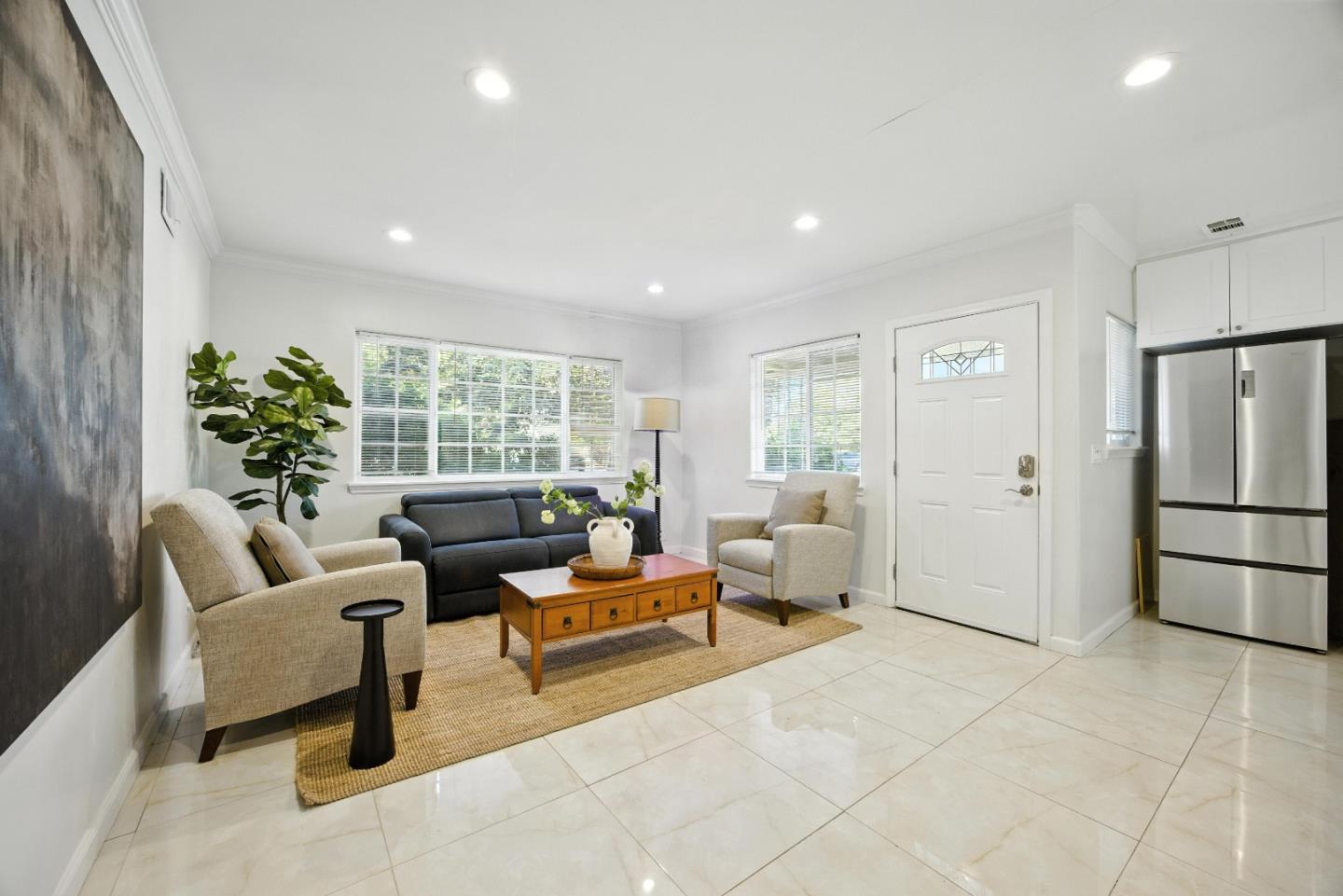 Detail Gallery Image 5 of 22 For 1097 10th Ave, Redwood City,  CA 94063 - 3 Beds | 1 Baths