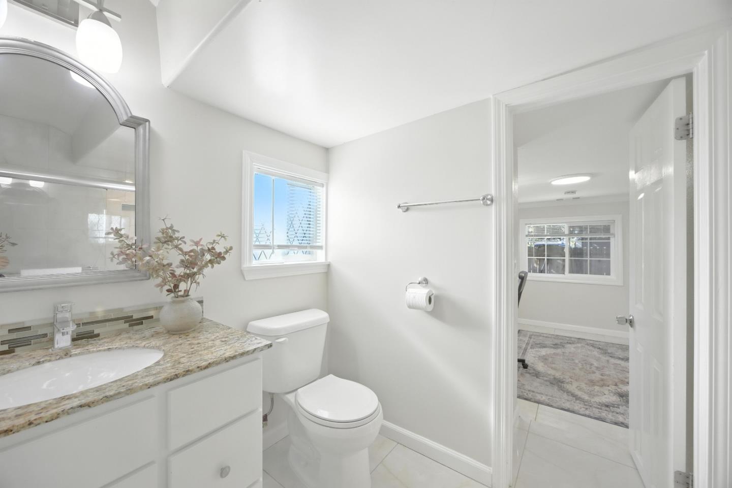 Detail Gallery Image 9 of 22 For 1097 10th Ave, Redwood City,  CA 94063 - 3 Beds | 1 Baths
