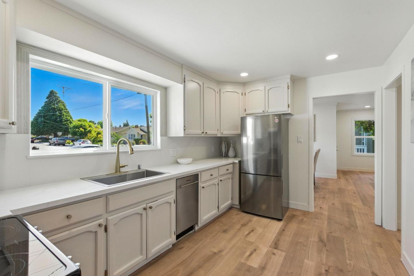 Detail Gallery Image 12 of 35 For 241 E Taylor Ave, Sunnyvale,  CA 94085 - 3 Beds | 2 Baths