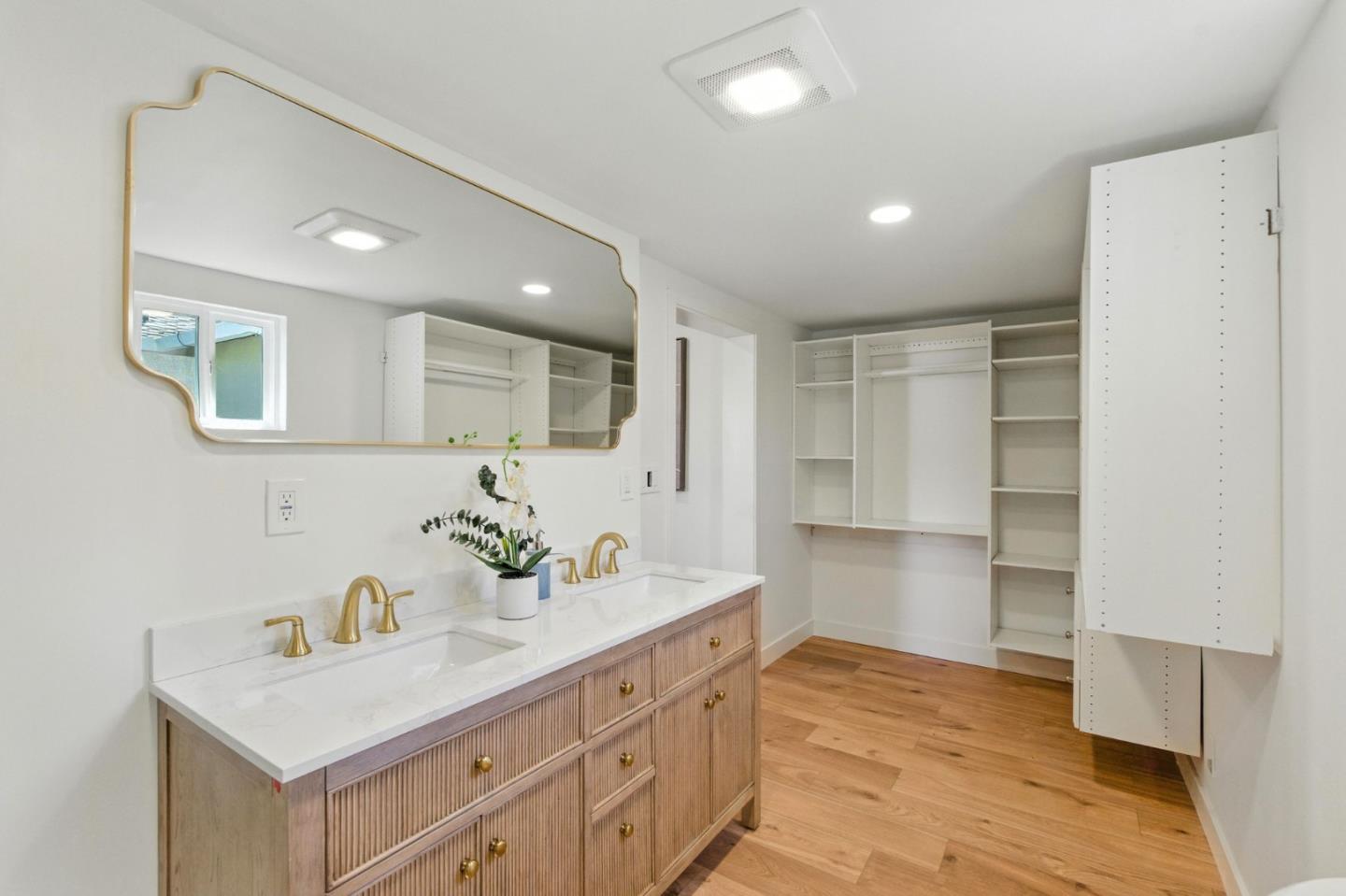 Detail Gallery Image 19 of 35 For 241 E Taylor Ave, Sunnyvale,  CA 94085 - 3 Beds | 2 Baths