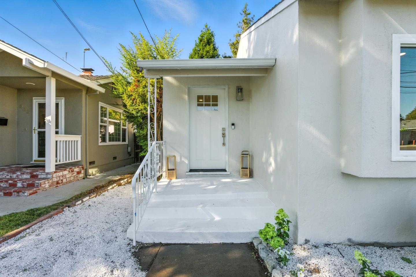 Detail Gallery Image 4 of 35 For 241 E Taylor Ave, Sunnyvale,  CA 94085 - 3 Beds | 2 Baths