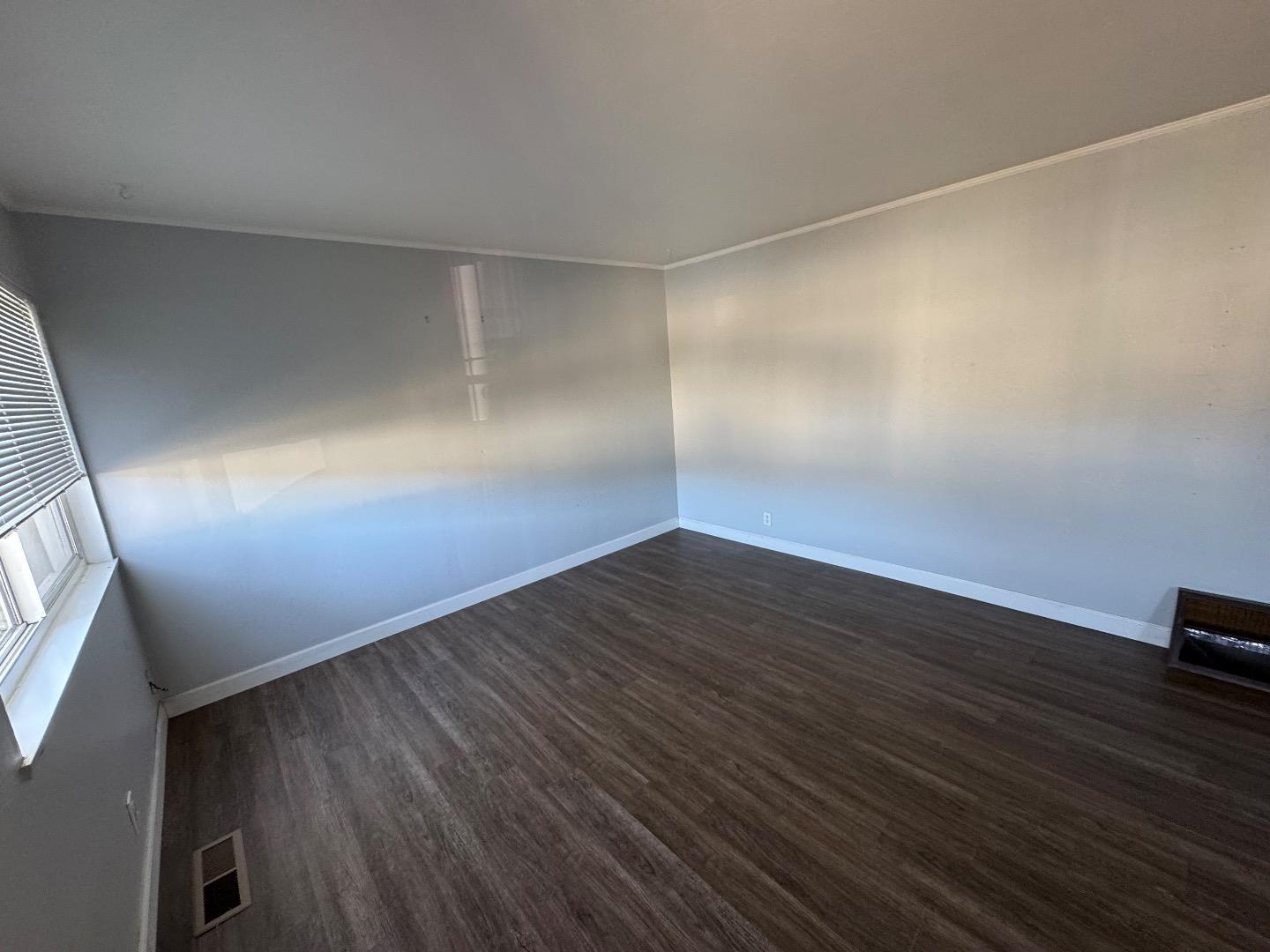 Detail Gallery Image 3 of 8 For 932 N Idaho St, San Mateo,  CA 94401 - 2 Beds | 1 Baths