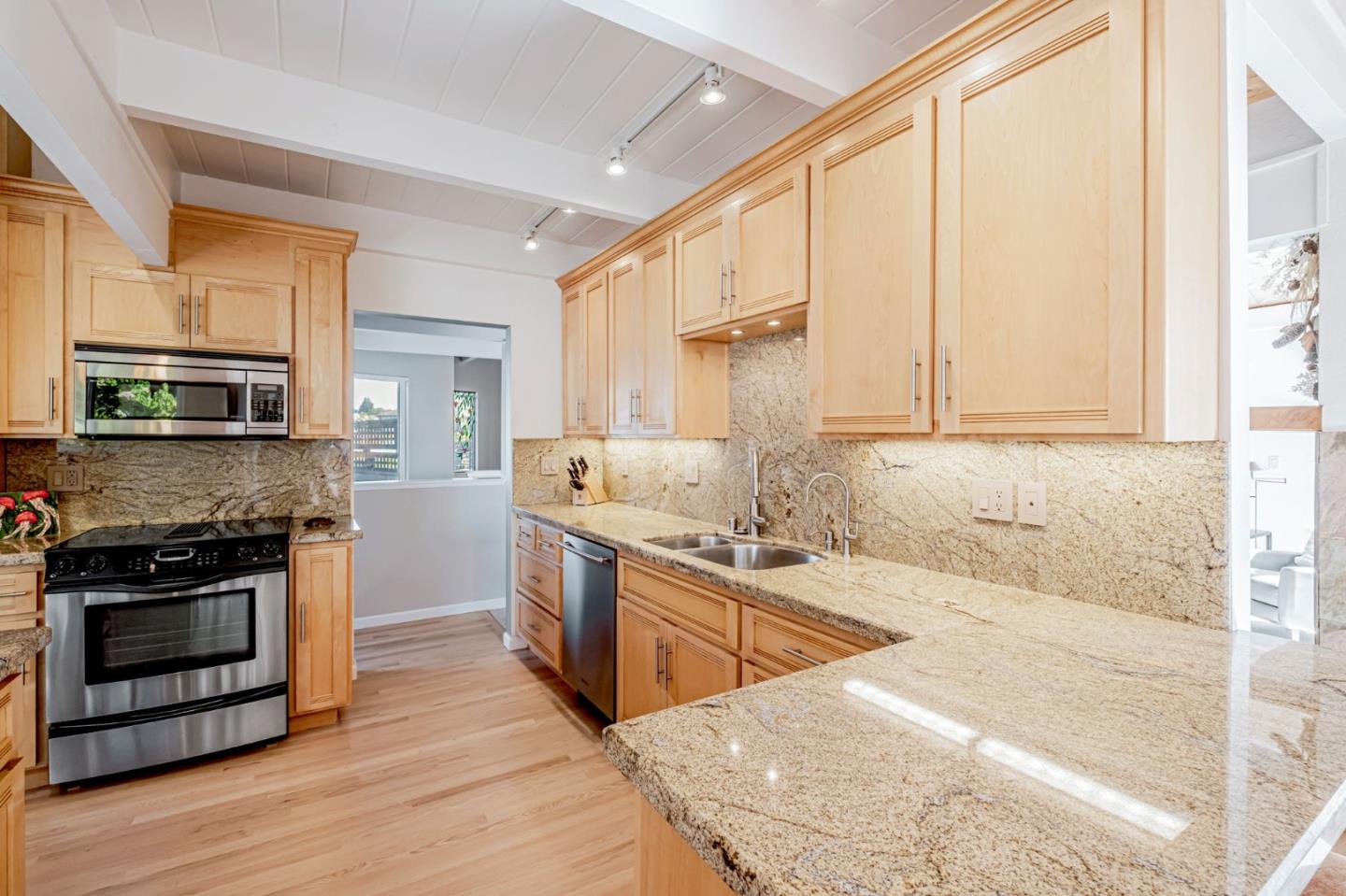 Detail Gallery Image 7 of 43 For 155 Farallon Ct, Aptos,  CA 95003 - 4 Beds | 3 Baths