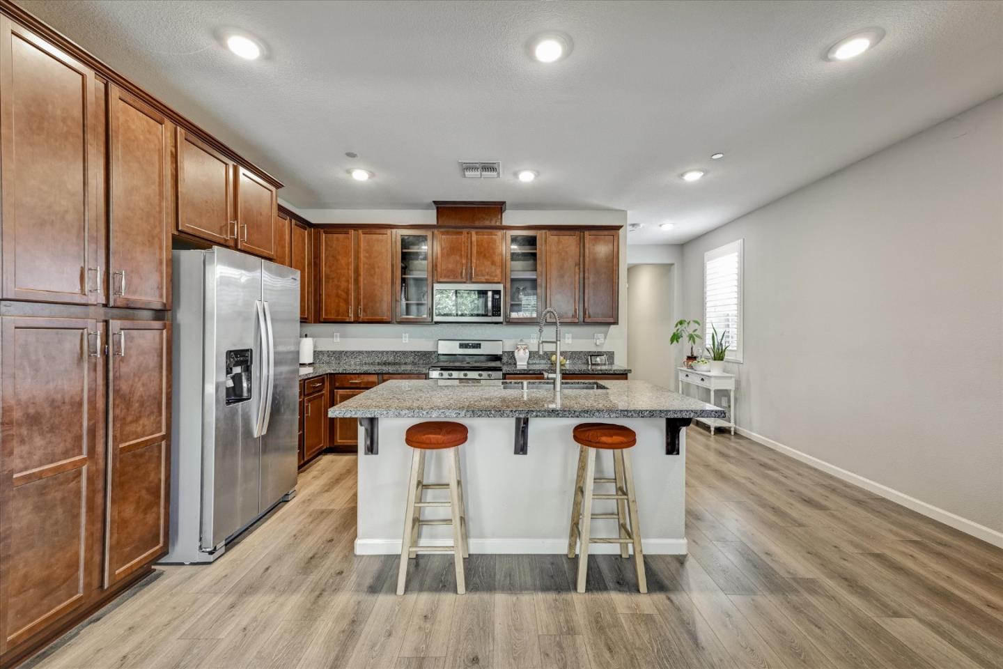 Detail Gallery Image 12 of 58 For 2466 Buzz Aldrin Way, Sacramento,  CA 95834 - 4 Beds | 3 Baths