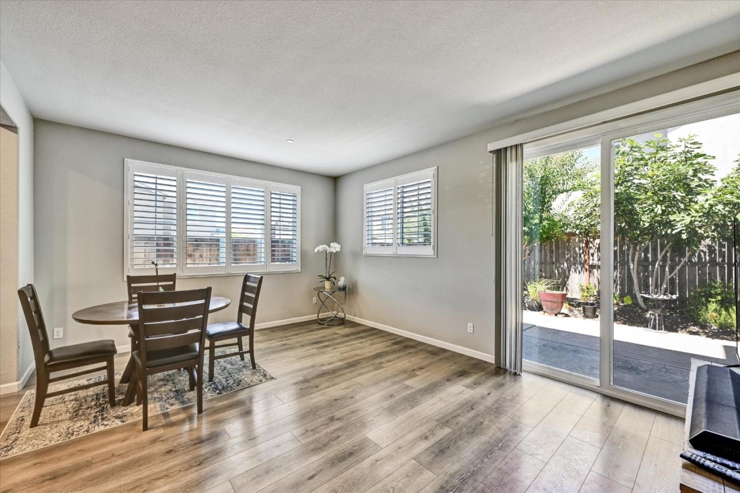 Detail Gallery Image 13 of 58 For 2466 Buzz Aldrin Way, Sacramento,  CA 95834 - 4 Beds | 3 Baths