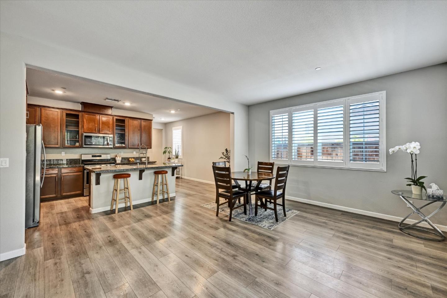 Detail Gallery Image 14 of 58 For 2466 Buzz Aldrin Way, Sacramento,  CA 95834 - 4 Beds | 3 Baths