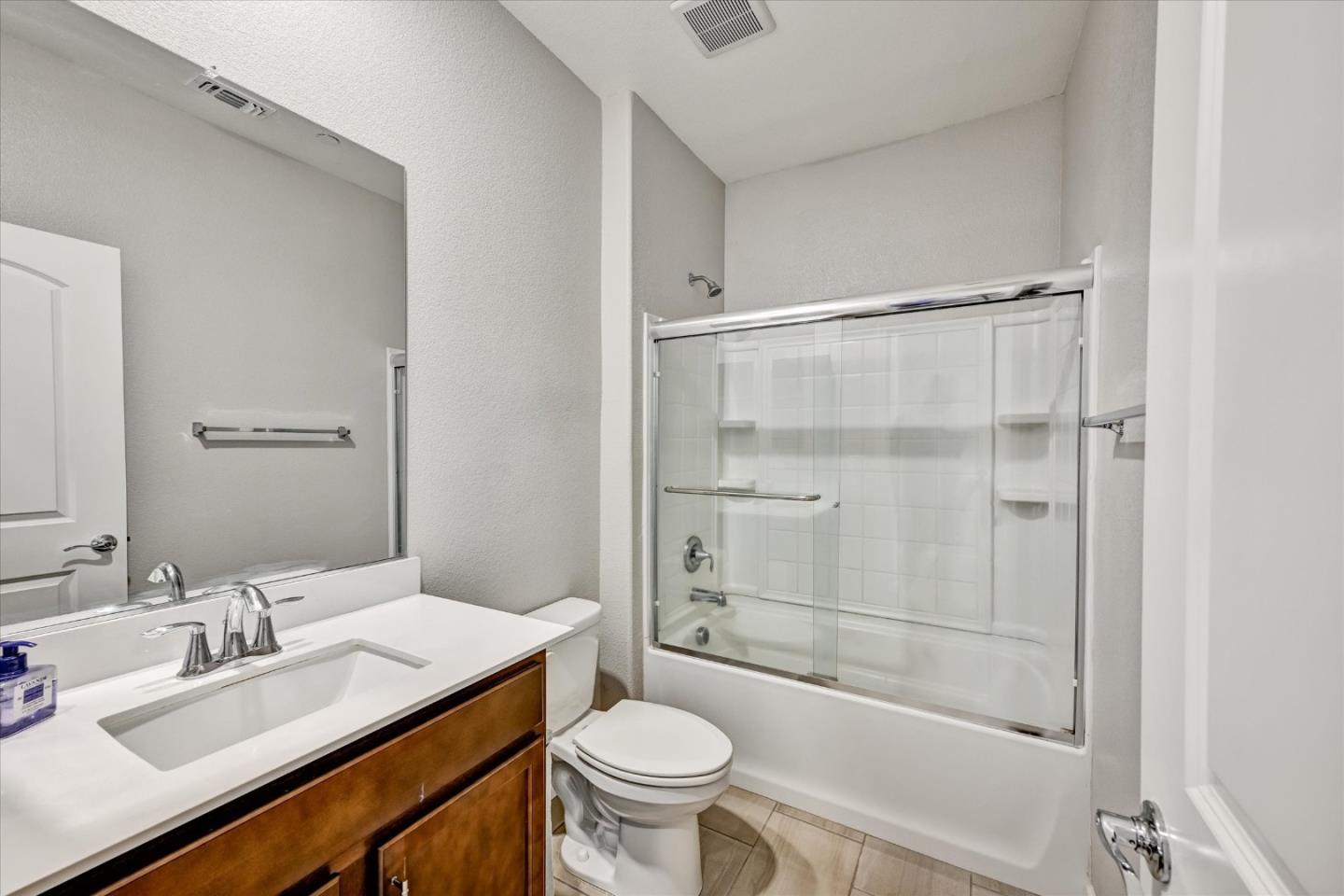 Detail Gallery Image 17 of 58 For 2466 Buzz Aldrin Way, Sacramento,  CA 95834 - 4 Beds | 3 Baths