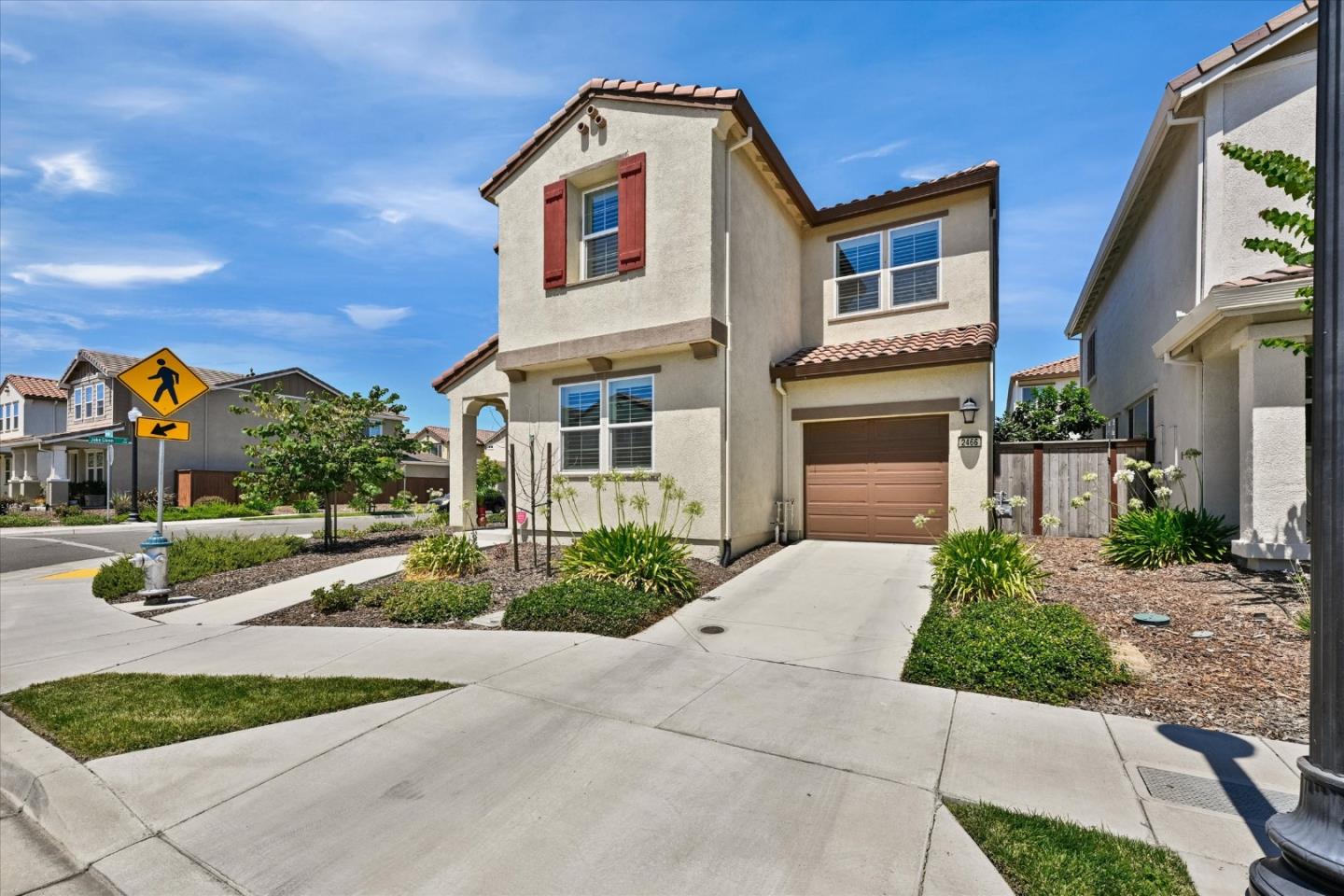 Detail Gallery Image 2 of 58 For 2466 Buzz Aldrin Way, Sacramento,  CA 95834 - 4 Beds | 3 Baths