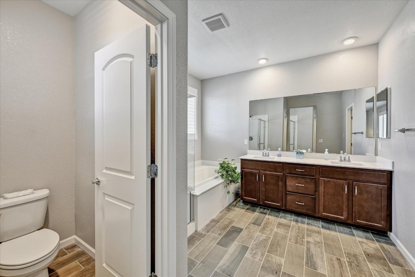 Detail Gallery Image 33 of 58 For 2466 Buzz Aldrin Way, Sacramento,  CA 95834 - 4 Beds | 3 Baths