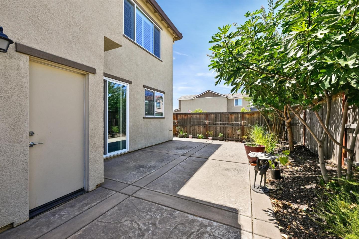 Detail Gallery Image 38 of 58 For 2466 Buzz Aldrin Way, Sacramento,  CA 95834 - 4 Beds | 3 Baths
