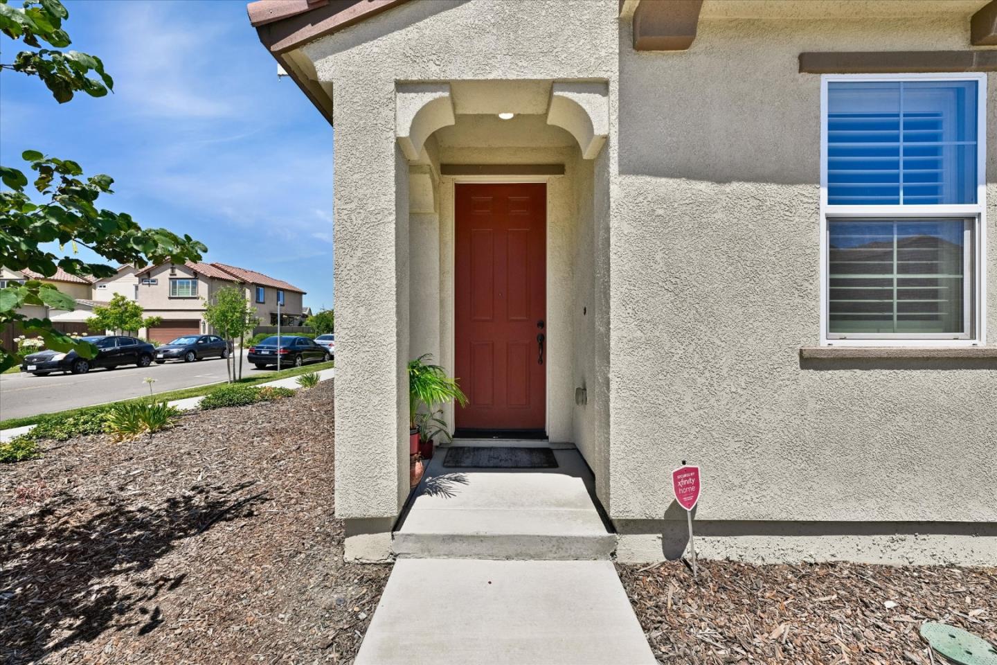 Detail Gallery Image 4 of 58 For 2466 Buzz Aldrin Way, Sacramento,  CA 95834 - 4 Beds | 3 Baths