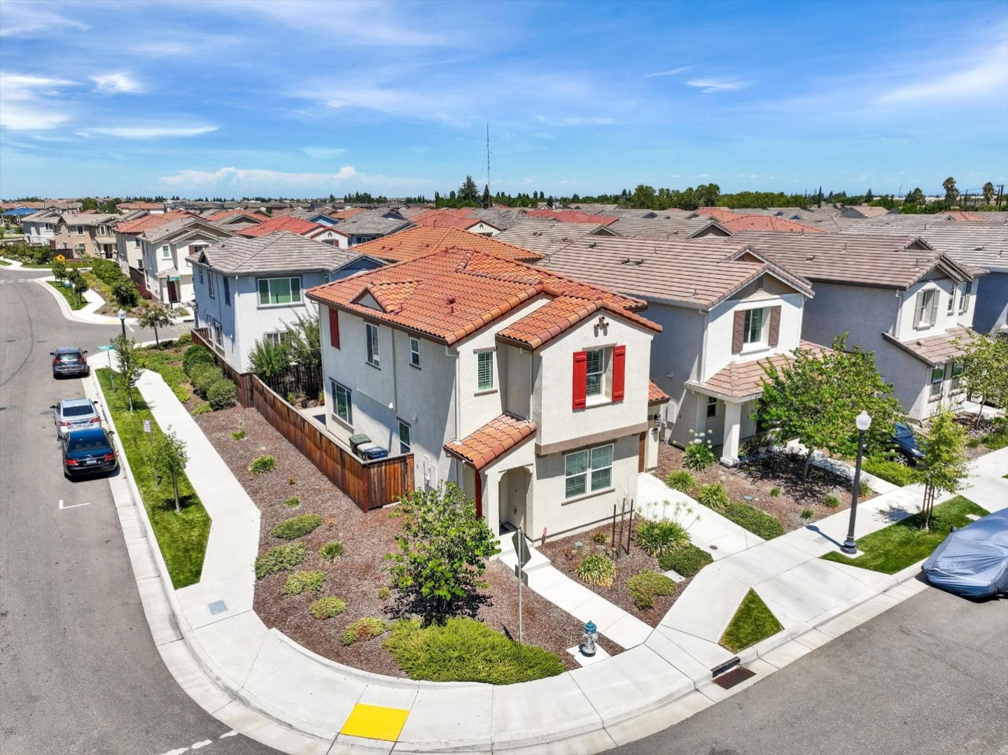 Detail Gallery Image 41 of 58 For 2466 Buzz Aldrin Way, Sacramento,  CA 95834 - 4 Beds | 3 Baths
