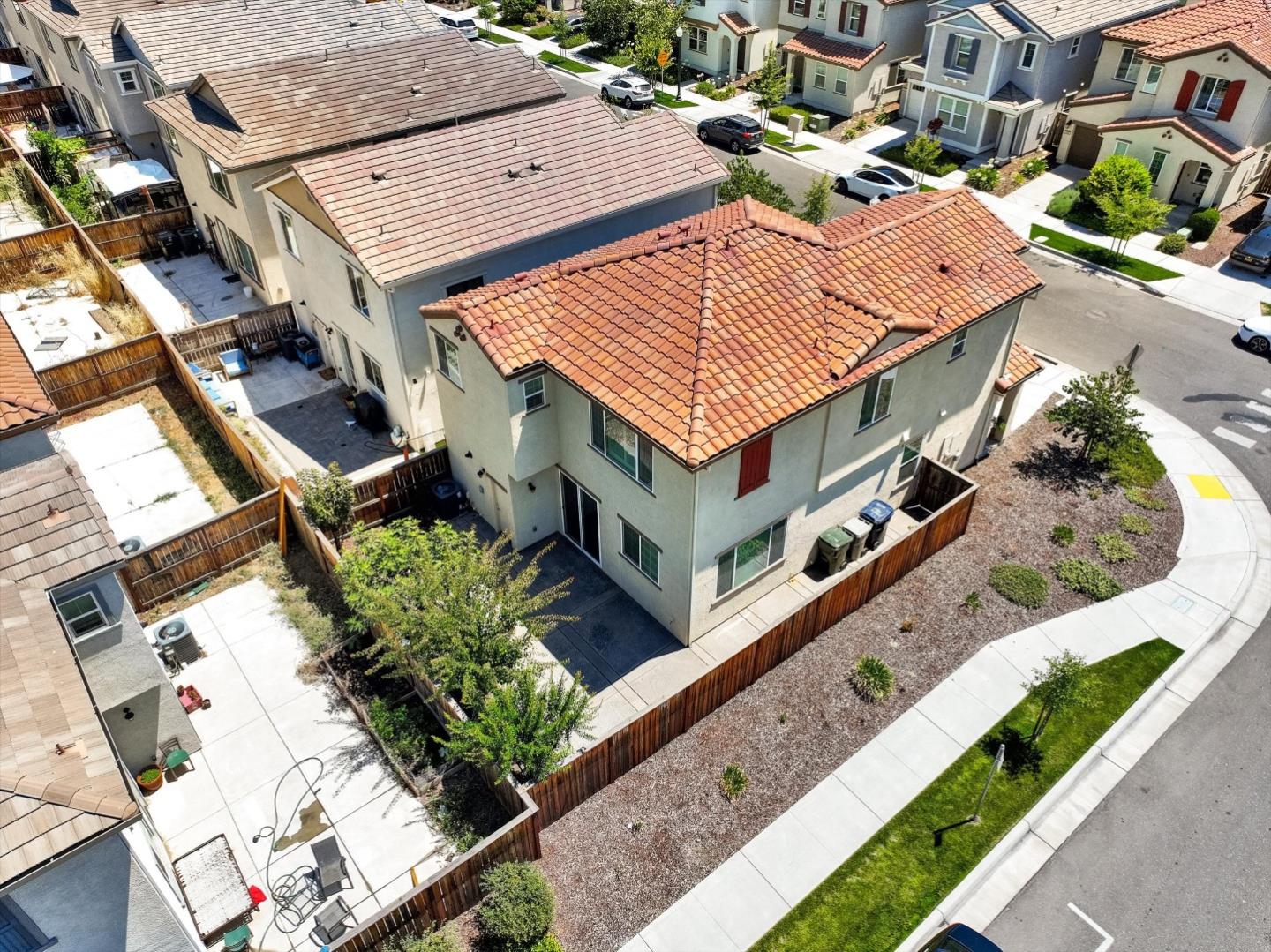 Detail Gallery Image 45 of 58 For 2466 Buzz Aldrin Way, Sacramento,  CA 95834 - 4 Beds | 3 Baths