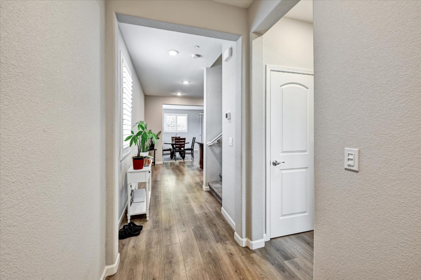 Detail Gallery Image 6 of 58 For 2466 Buzz Aldrin Way, Sacramento,  CA 95834 - 4 Beds | 3 Baths
