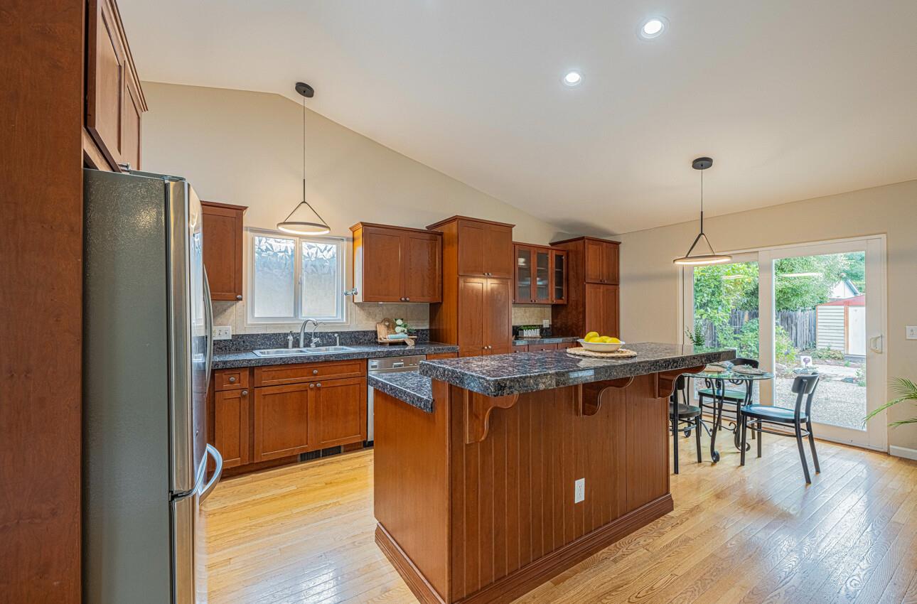 Detail Gallery Image 10 of 40 For 361 Hannon Ave, Monterey,  CA 93940 - 3 Beds | 2 Baths