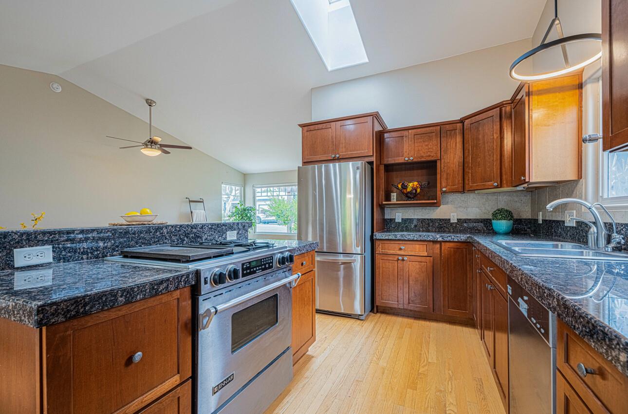 Detail Gallery Image 12 of 40 For 361 Hannon Ave, Monterey,  CA 93940 - 3 Beds | 2 Baths