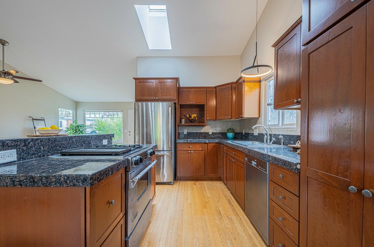 Detail Gallery Image 13 of 40 For 361 Hannon Ave, Monterey,  CA 93940 - 3 Beds | 2 Baths