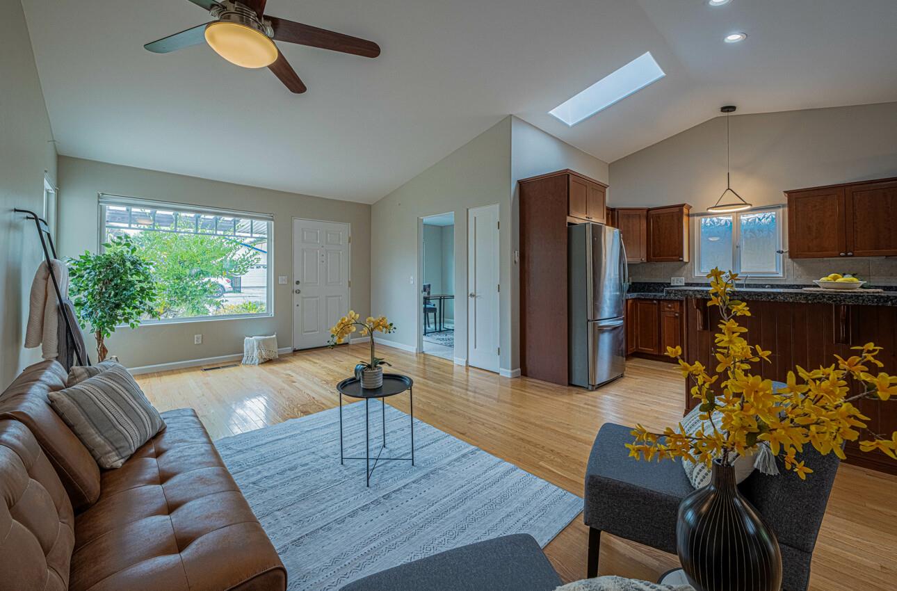 Detail Gallery Image 9 of 40 For 361 Hannon Ave, Monterey,  CA 93940 - 3 Beds | 2 Baths