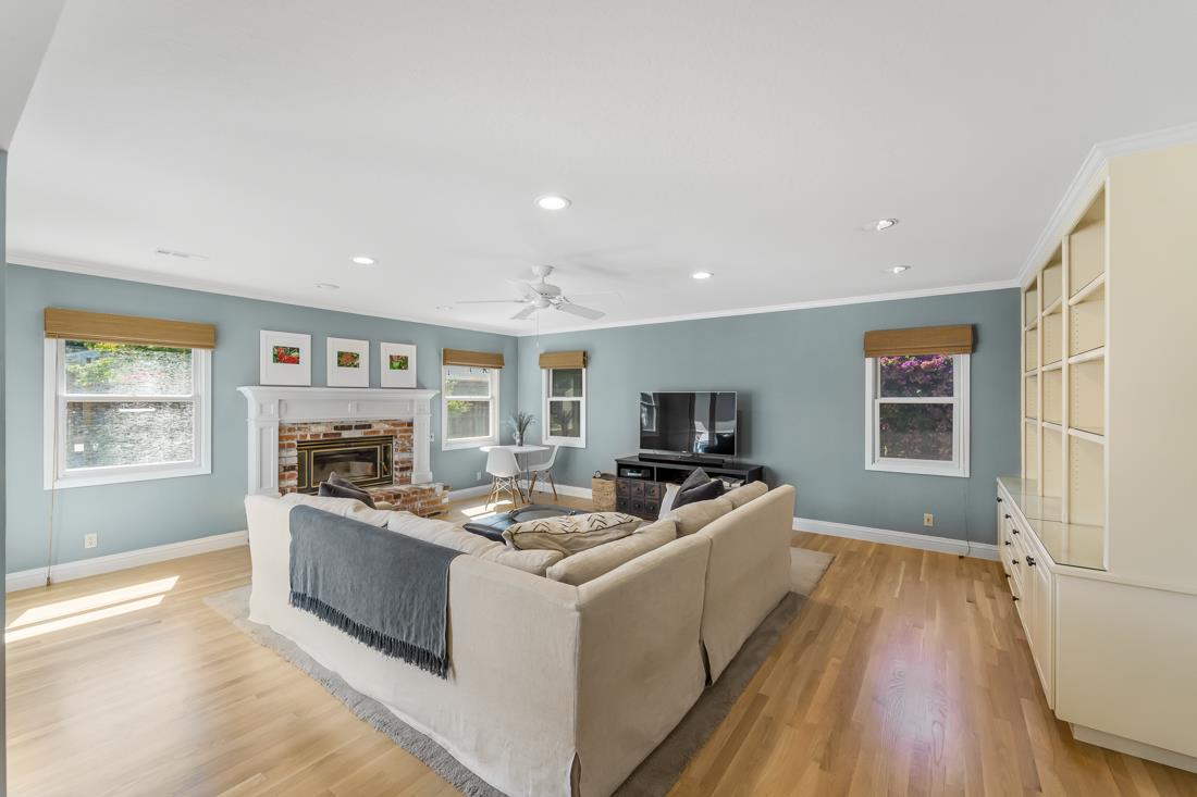 Detail Gallery Image 11 of 28 For 424 S Genevieve Ln, San Jose,  CA 95128 - 3 Beds | 2 Baths