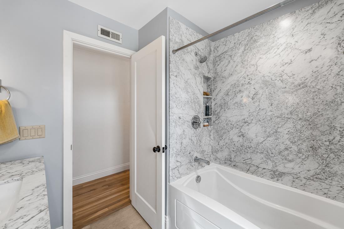 Detail Gallery Image 19 of 28 For 424 S Genevieve Ln, San Jose,  CA 95128 - 3 Beds | 2 Baths