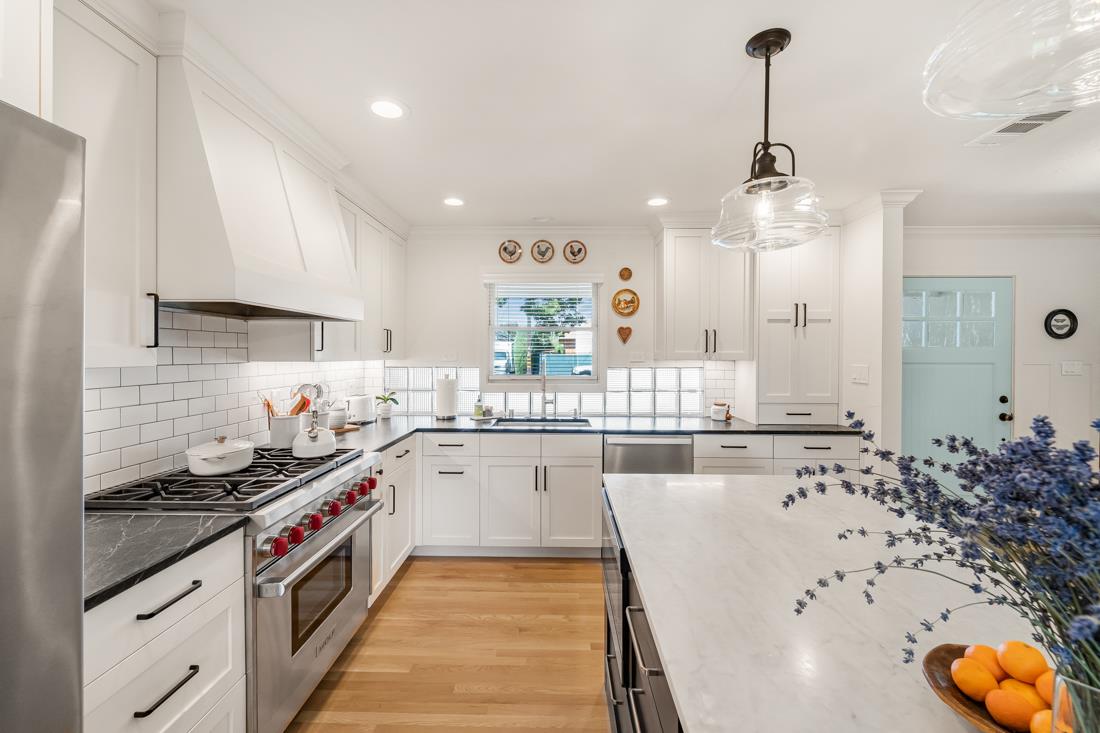 Detail Gallery Image 7 of 28 For 424 S Genevieve Ln, San Jose,  CA 95128 - 3 Beds | 2 Baths