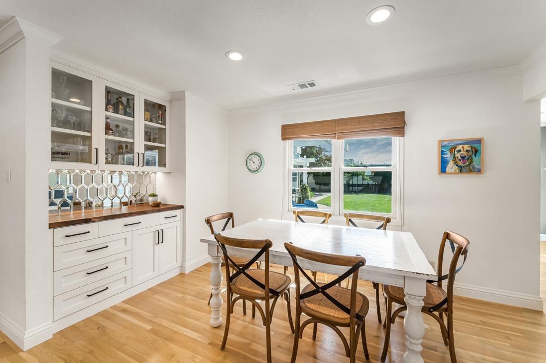 Detail Gallery Image 9 of 28 For 424 S Genevieve Ln, San Jose,  CA 95128 - 3 Beds | 2 Baths