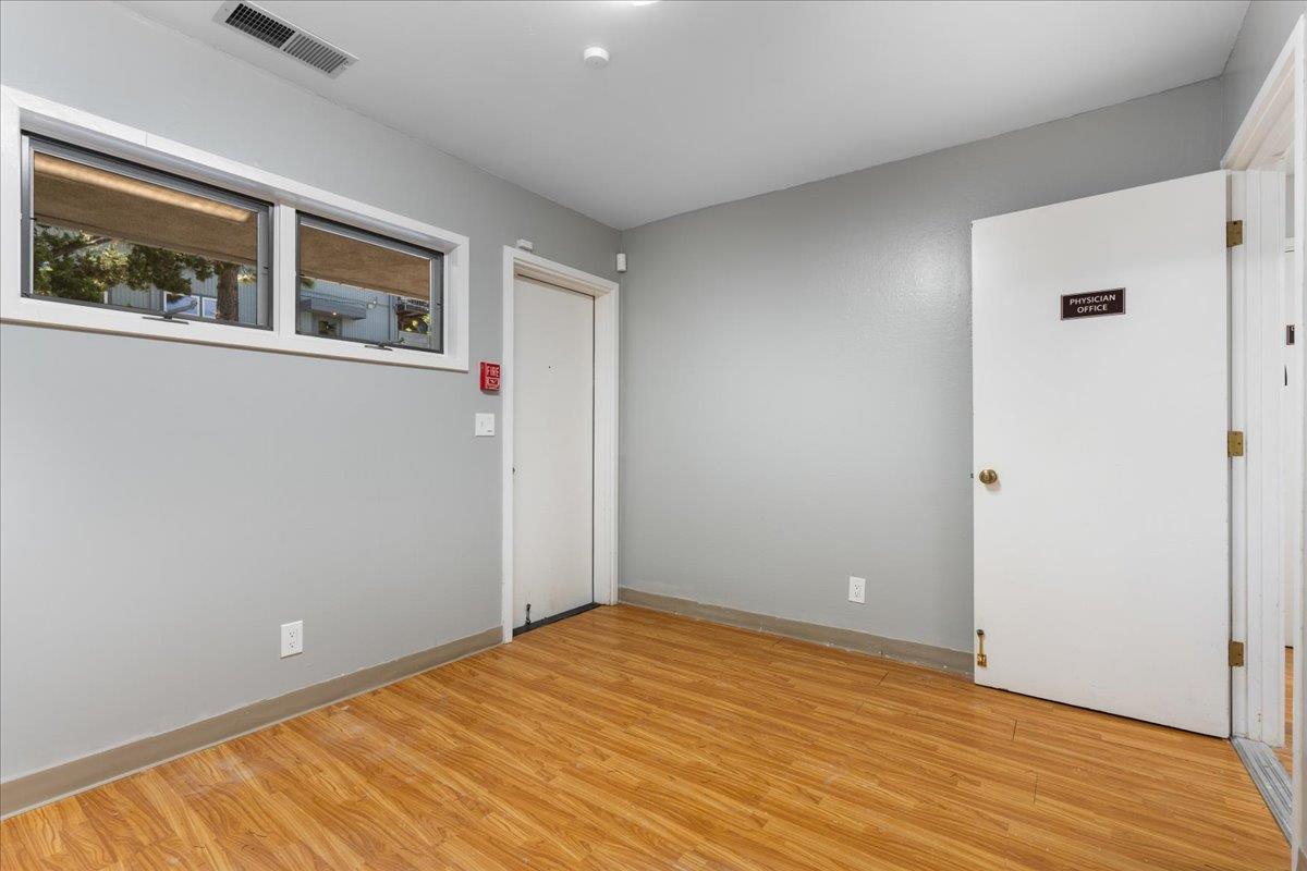 Detail Gallery Image 13 of 71 For 136 Glasson Way, Grass Valley,  CA 95945 - – Beds | – Baths