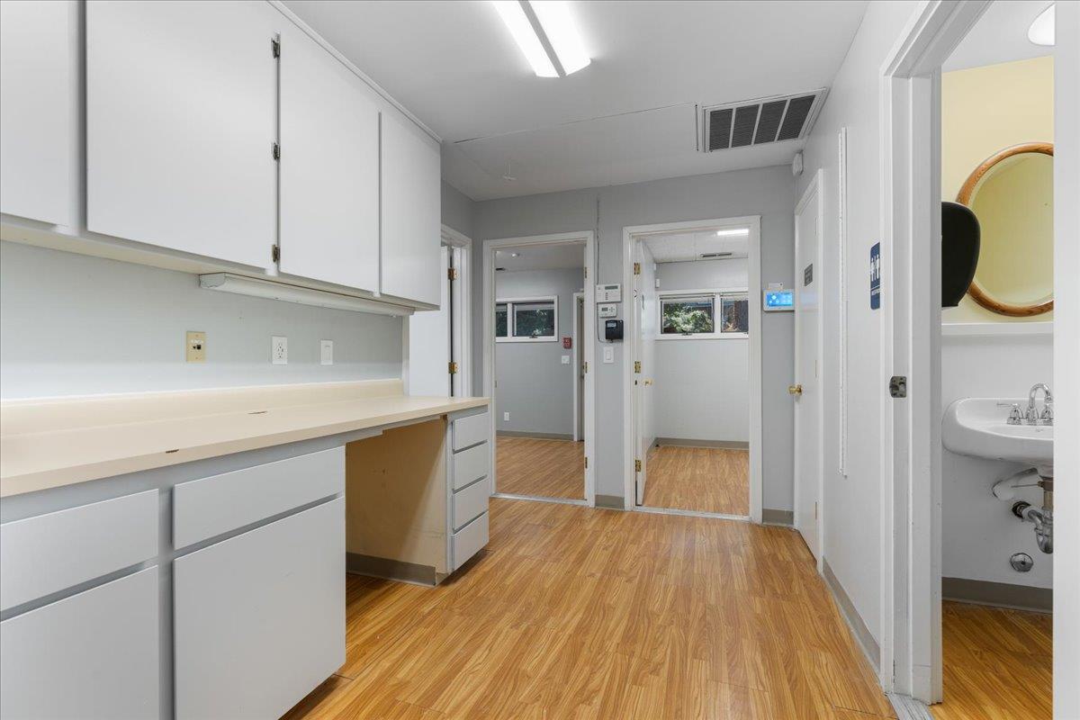 Detail Gallery Image 14 of 71 For 136 Glasson Way, Grass Valley,  CA 95945 - – Beds | – Baths
