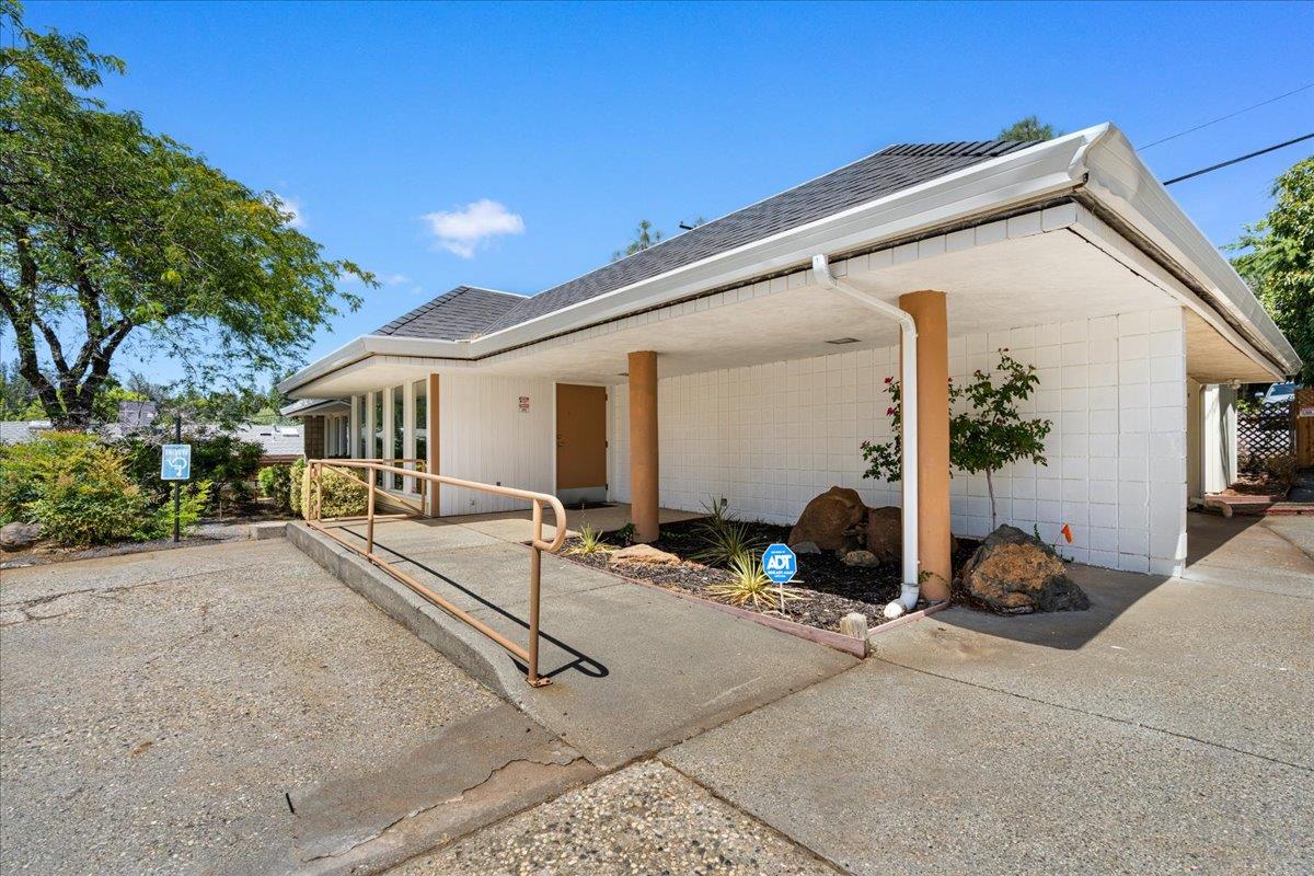 Detail Gallery Image 3 of 71 For 136 Glasson Way, Grass Valley,  CA 95945 - – Beds | – Baths