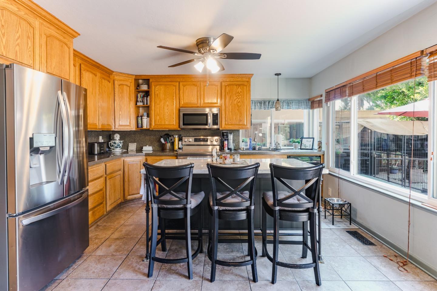 Detail Gallery Image 12 of 35 For 4234 Rosenbaum Ave, San Jose,  CA 95136 - 4 Beds | 2/1 Baths