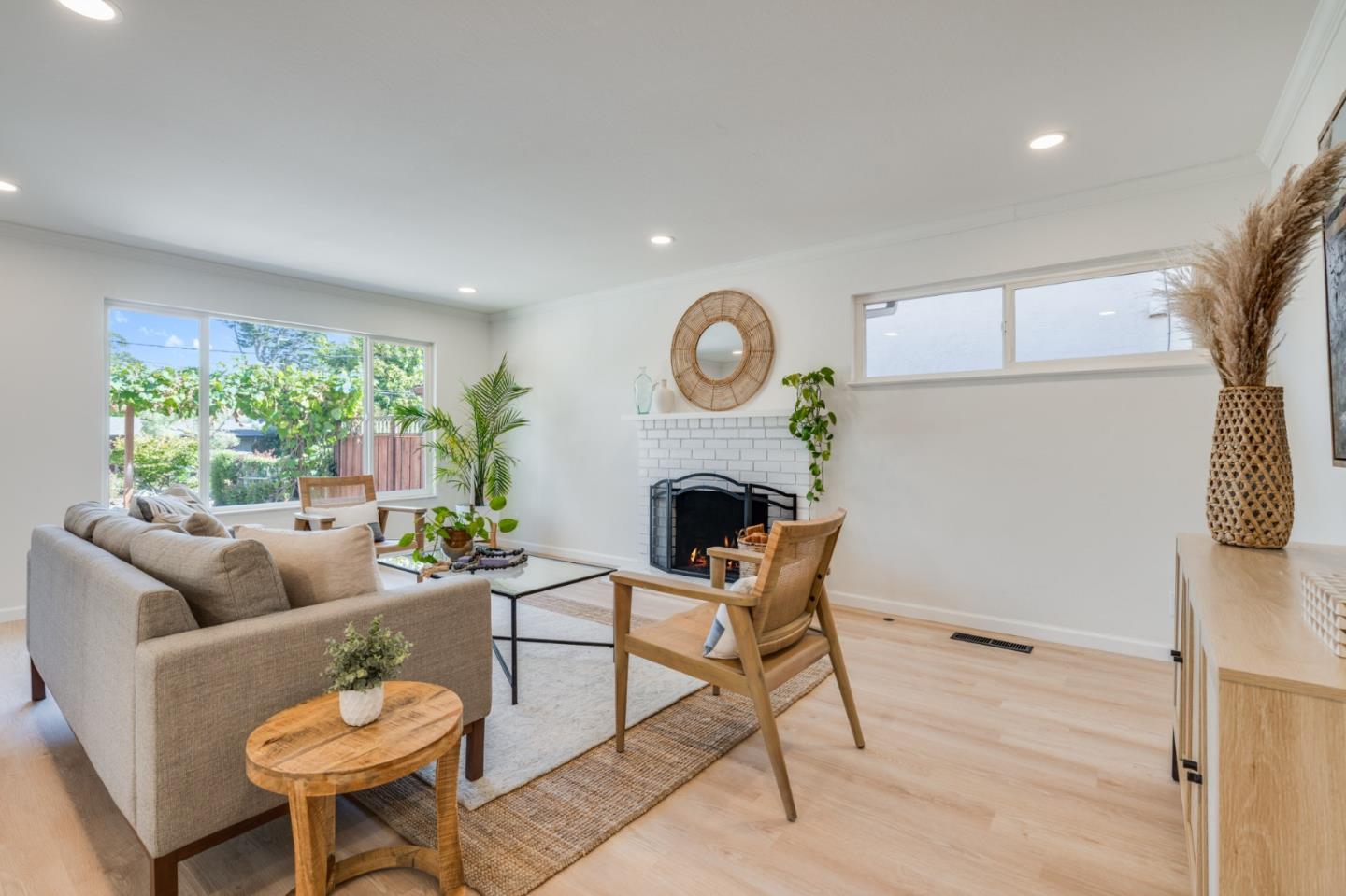 Detail Gallery Image 11 of 69 For 506 Bayview Dr, Aptos,  CA 95003 - 3 Beds | 2 Baths