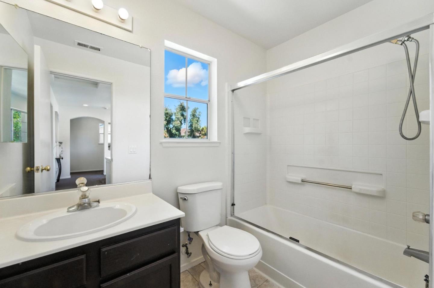 Detail Gallery Image 22 of 32 For 1417 Firestone Loop, San Jose,  CA 95116 - 3 Beds | 2/1 Baths