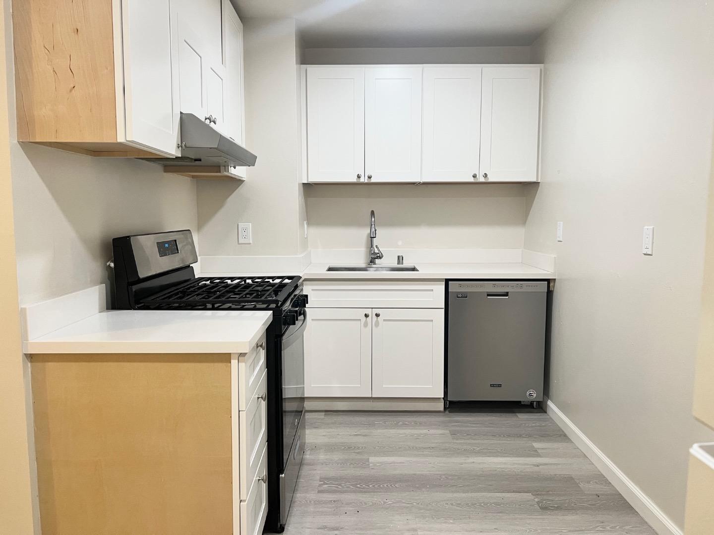 Detail Gallery Image 5 of 9 For 65 Lausanne Ave, Daly City,  CA 94014 - 1 Beds | 1 Baths