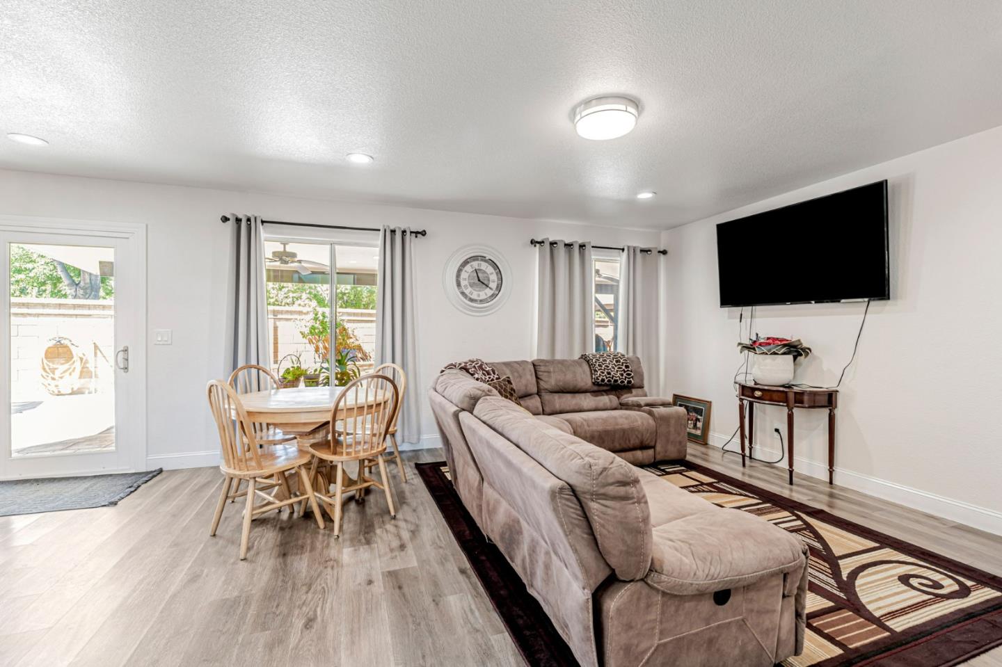 Detail Gallery Image 5 of 30 For 615 Heron Dr, Los Banos,  CA 93635 - 5 Beds | 3 Baths