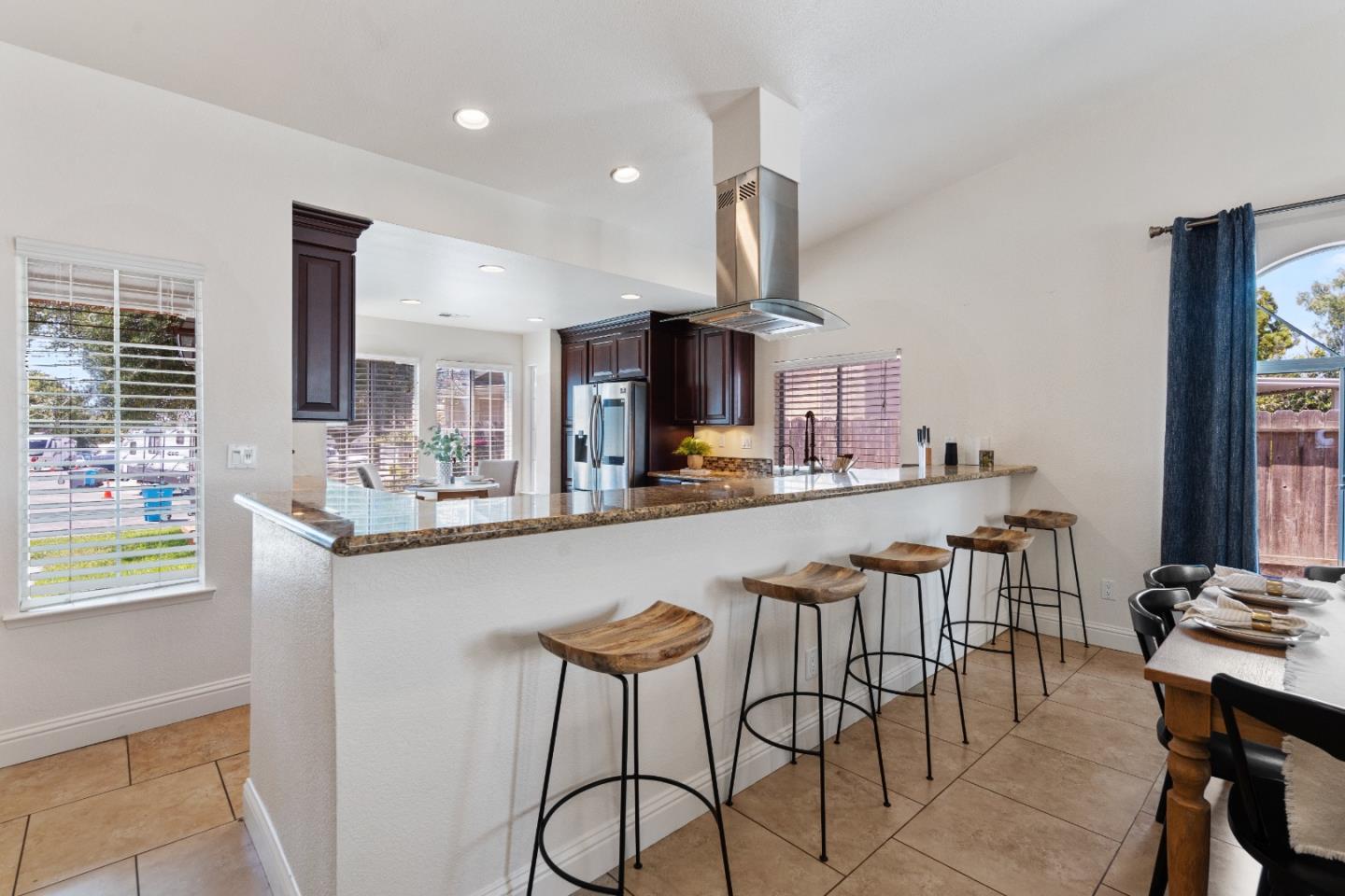 Detail Gallery Image 10 of 53 For 2190 Glarner St, Hollister,  CA 95023 - 3 Beds | 2 Baths