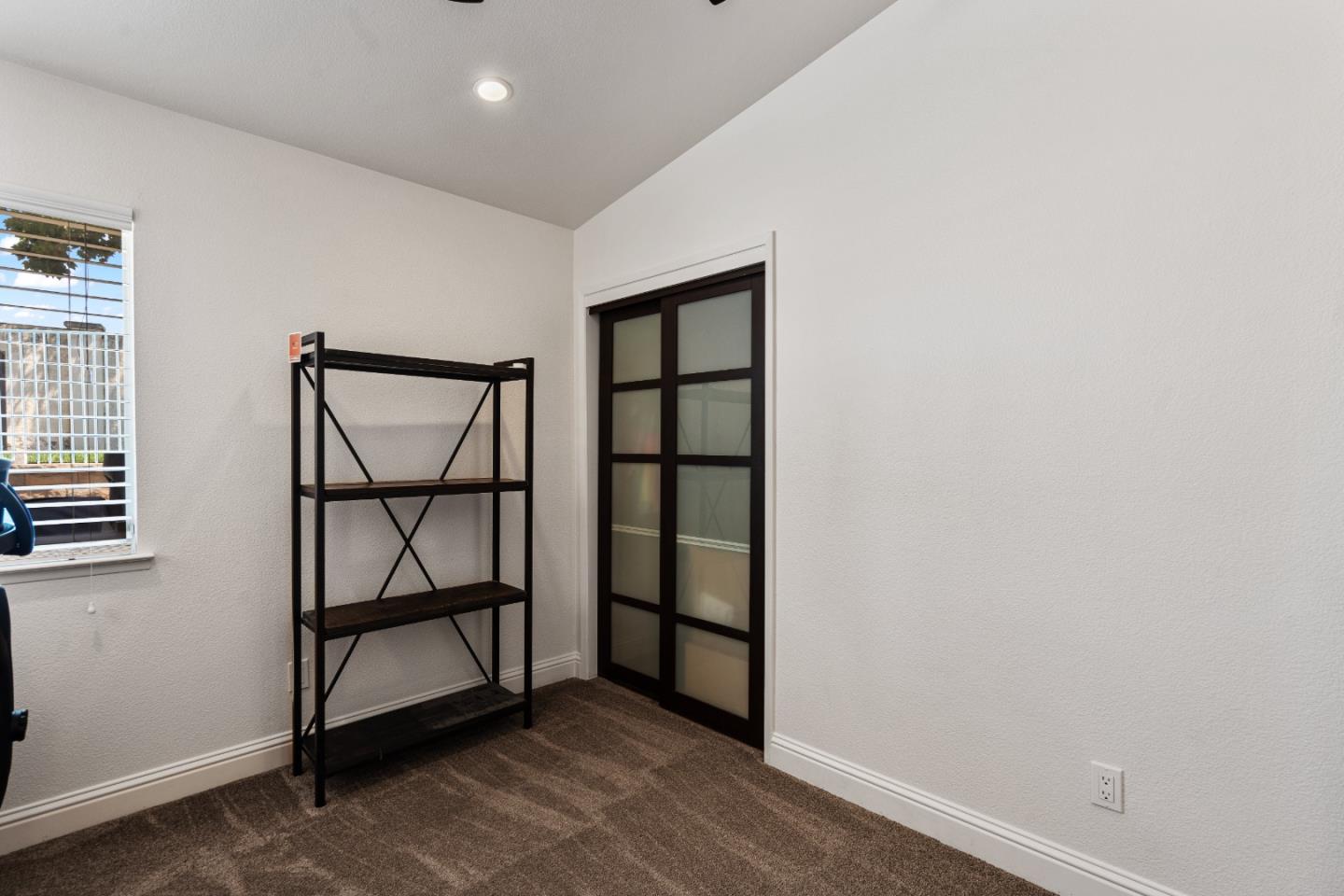 Detail Gallery Image 16 of 53 For 2190 Glarner St, Hollister,  CA 95023 - 3 Beds | 2 Baths