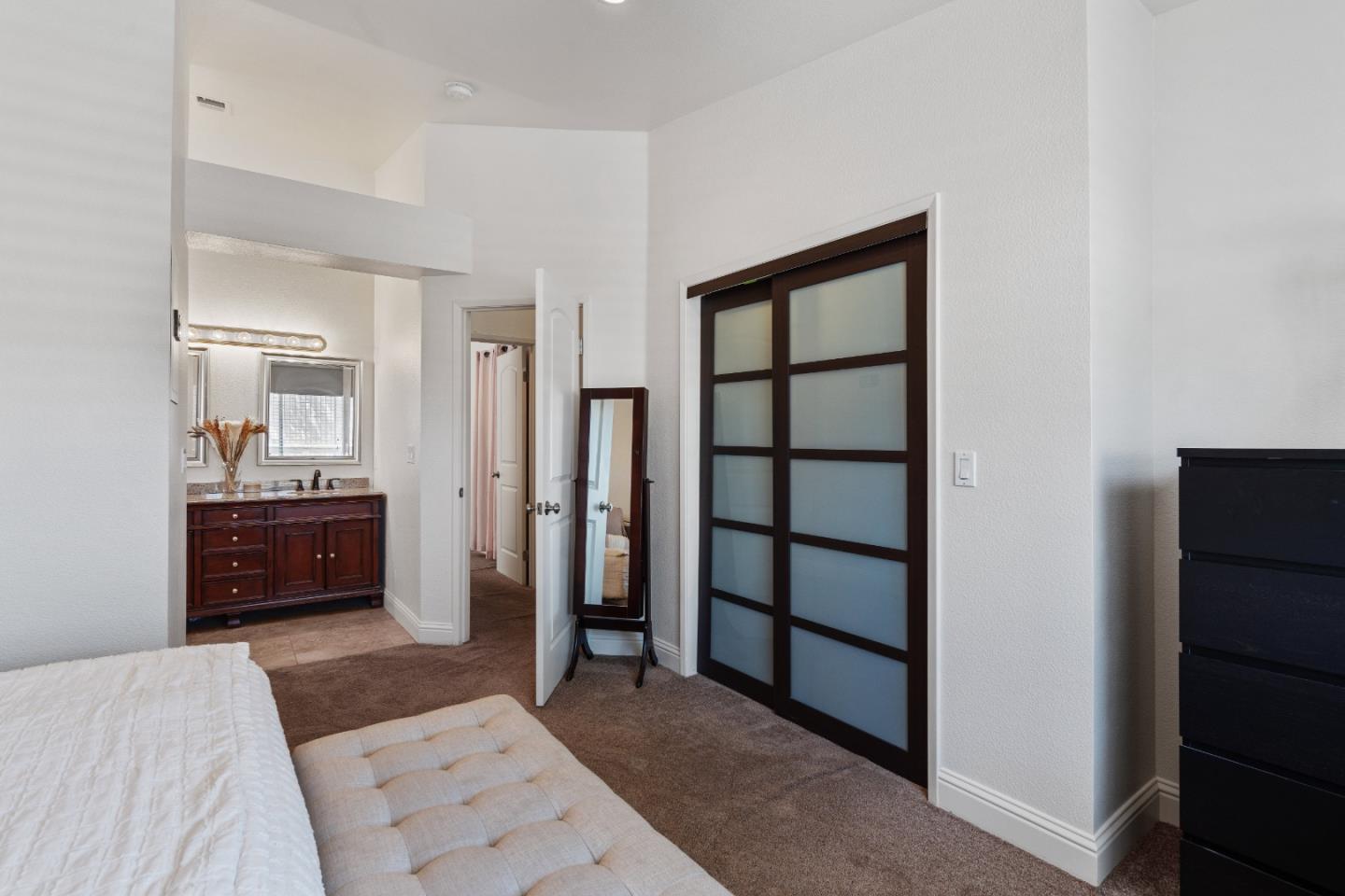 Detail Gallery Image 19 of 53 For 2190 Glarner St, Hollister,  CA 95023 - 3 Beds | 2 Baths