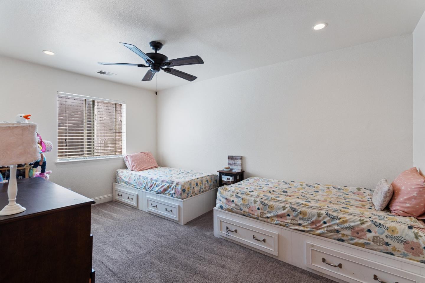 Detail Gallery Image 22 of 53 For 2190 Glarner St, Hollister,  CA 95023 - 3 Beds | 2 Baths